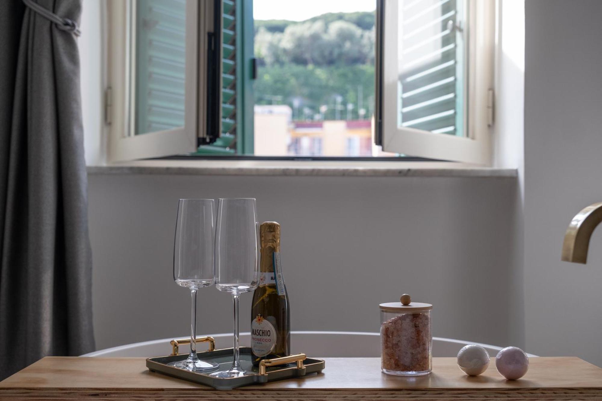 Coraline Deluxe Rooms Castellammare di Stabia Exterior foto